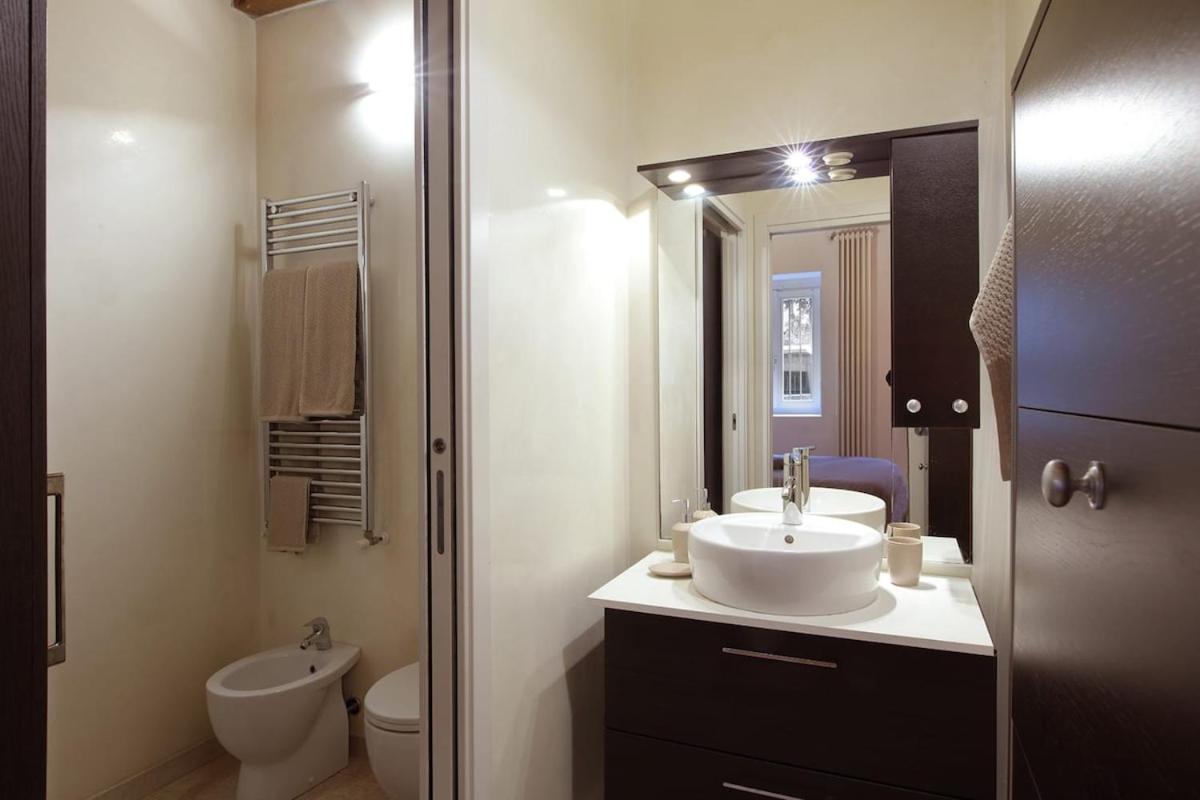 Miro-canonica 41, Apartamento *